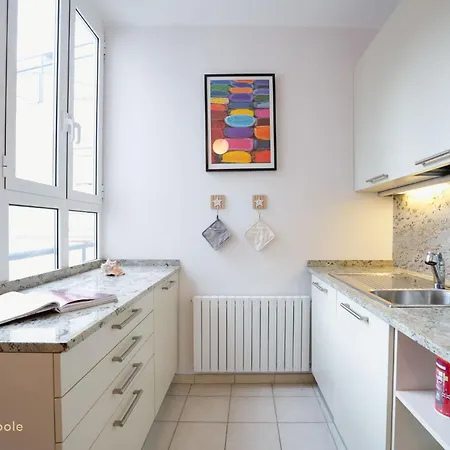 Center Apartment, Sea View & Terrace סנרמו