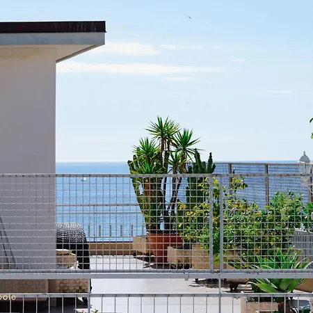 Center Apartment, Sea View & Terrace Apartment *