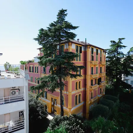 Apartment Center Apartment, Sea View & Terrace *