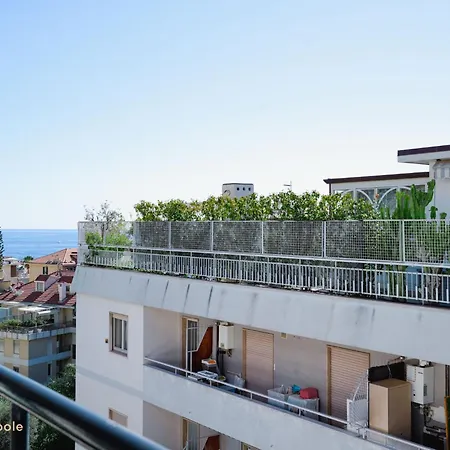 Center Apartment, Sea View & Terrace *