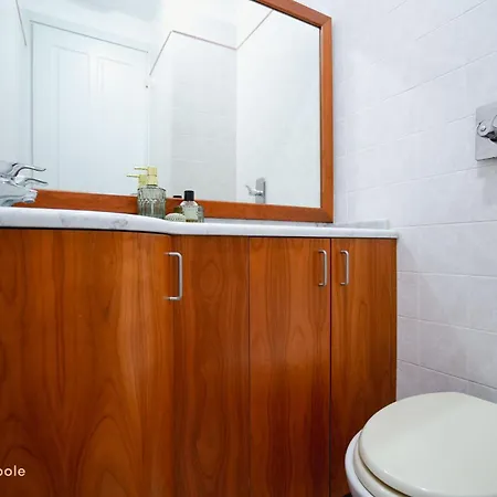 Center Apartment, Sea View & Terrace סנרמו